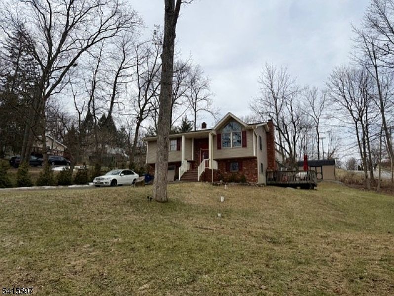 1st image of 55 Black Oak Dr