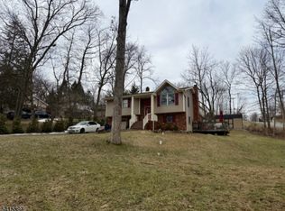 55 Black Oak Dr, Vernon, NJ 07462