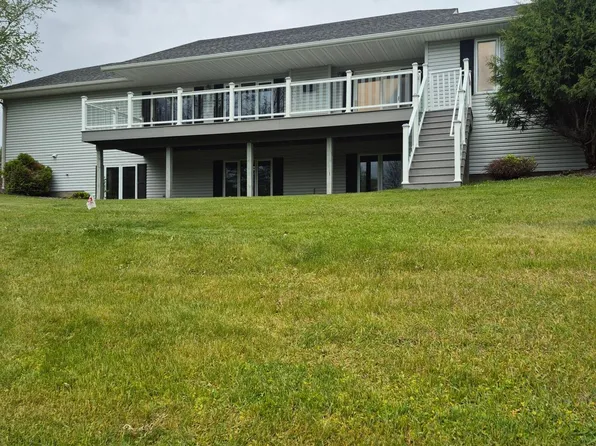 101 Northridge Dr, Kenyon, MN 55946