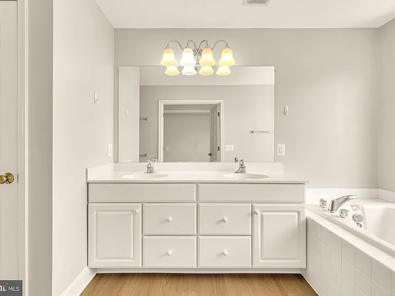 2513 Bronze Stone Pl — Photo 32