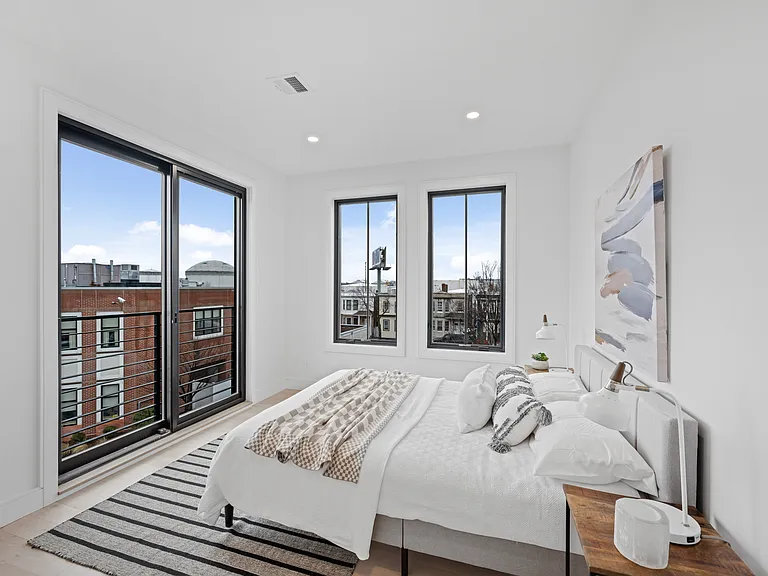 490 Bennington St #7 — Photo 10