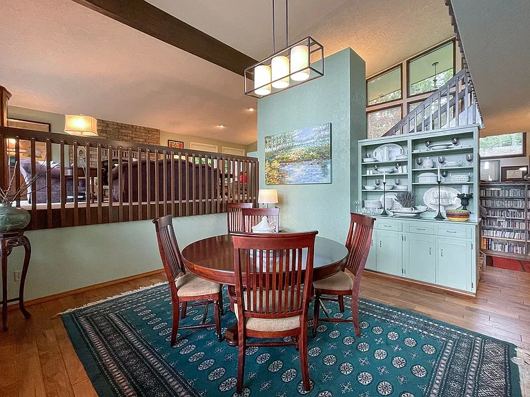 590 Ridge View Dr — Photo 12