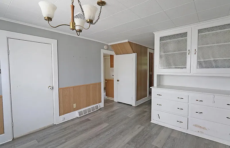 3 bed, 1.0 bath, 816 sqft, $1,499 — Photo 3