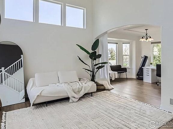 4th image of 4174 Cherry Orchard Dr