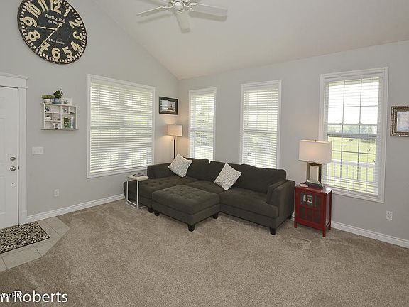 4th image of 51366 Rebecca Dr