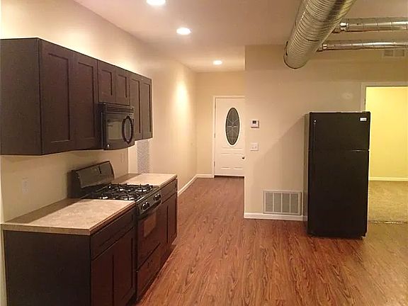 3rd image of 532 Forest Ave APT 1