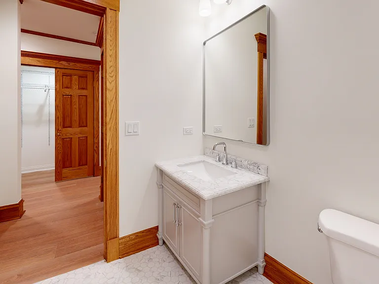1233 N Hoyne Ave #G — Photo 17