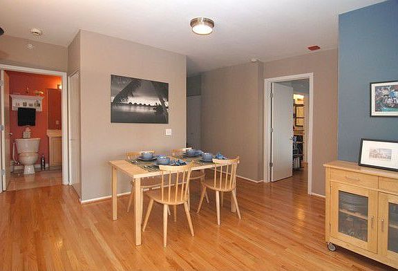 5th image of 600 N Dearborn St APT 611