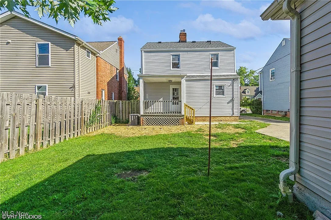 3 bed, 1.5 bath, 1756 sqft, $1,900 — Photo 3