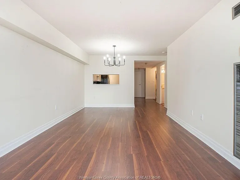 75 Riverside Dr E #901 — Photo 9