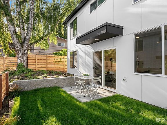 2nd image of 4029 2nd Avenue NE