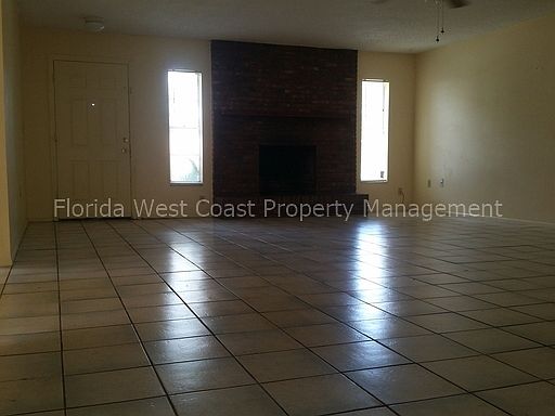 3rd image of 921 Royal Palm Dr