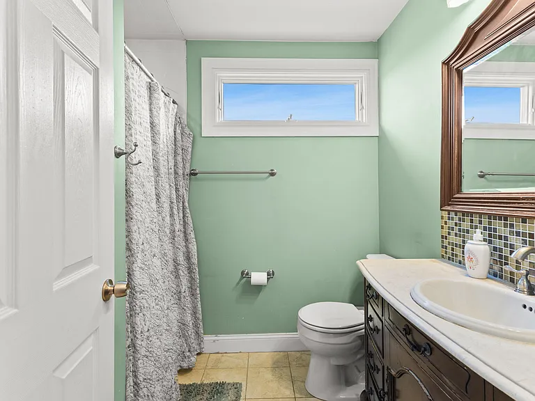 82 Hammond St #1 — Photo 18
