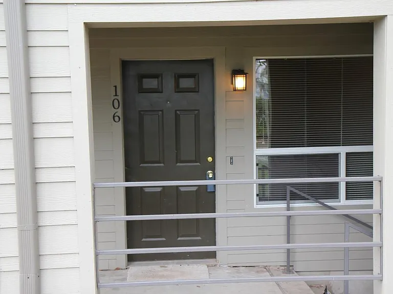 1514 Parker Ln #106 — Photo 2