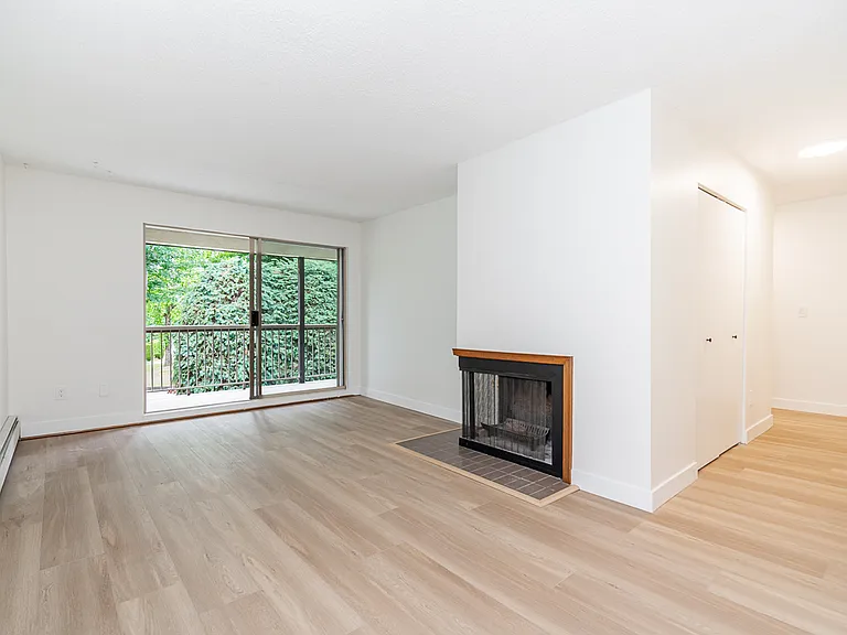 7631 Steveston Hwy #208 — Photo 4