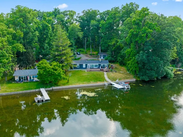 8716 E Koher Rd S, Syracuse, IN 46567