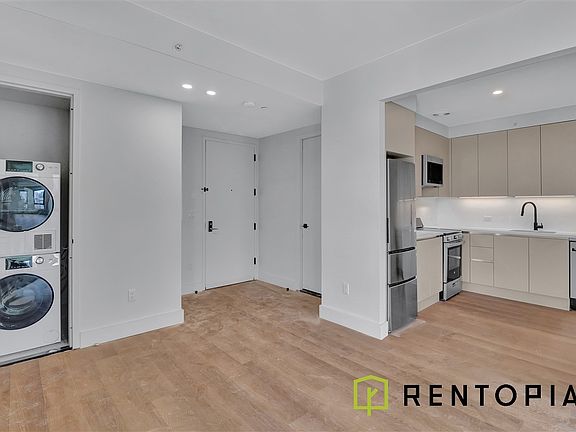 2nd image of 130 Hope St APT 618