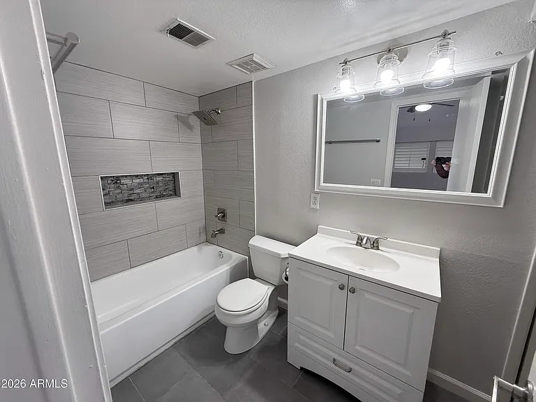 19820 N 13th Ave #206 — Photo 23