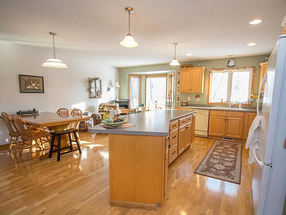 5th image of 9319 Park Lane Dr NE