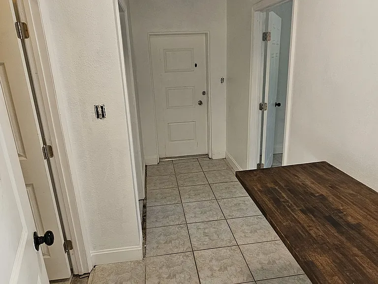 4900 Caesar Way S — Photo 12