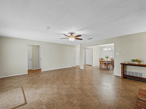 4th image of 4602 Stonehaven Dr