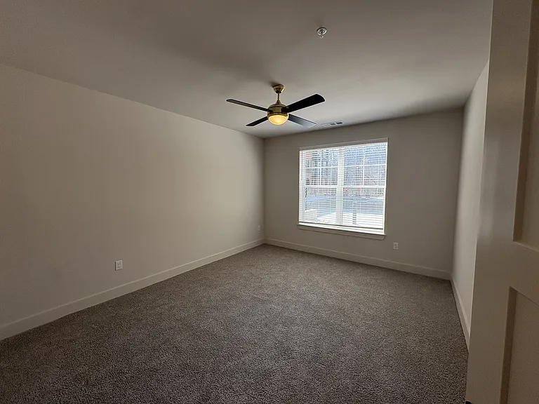 District on the Etowah Apartments — Photo 838