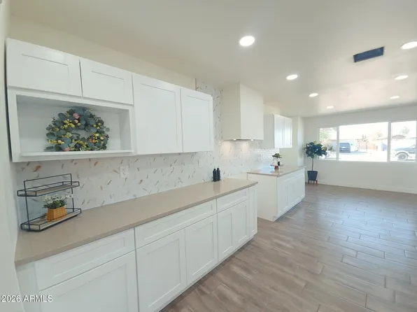 5923 W FAIRMOUNT Avenue, Phoenix, AZ 85033