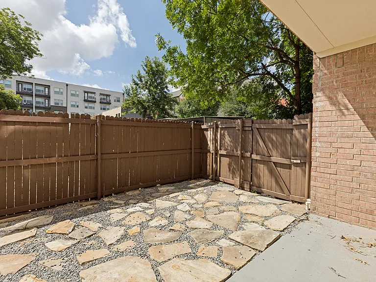 4002 Brownstone Ct — Photo 21