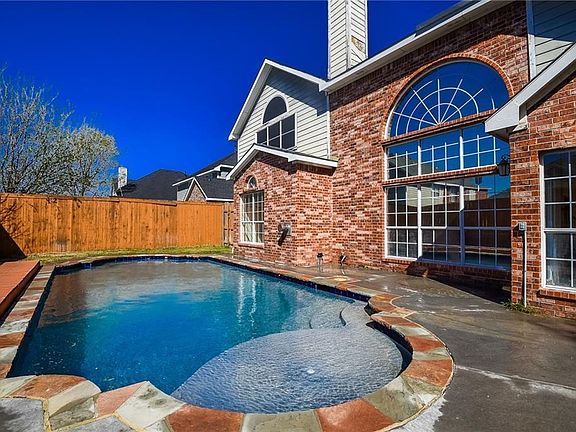 5th image of 515 Teresa Ln