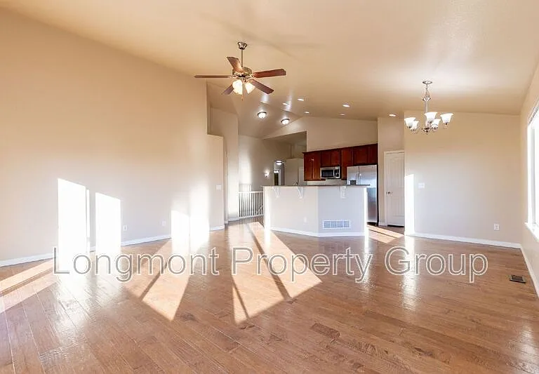 2650 Bridle Dr — Photo 6