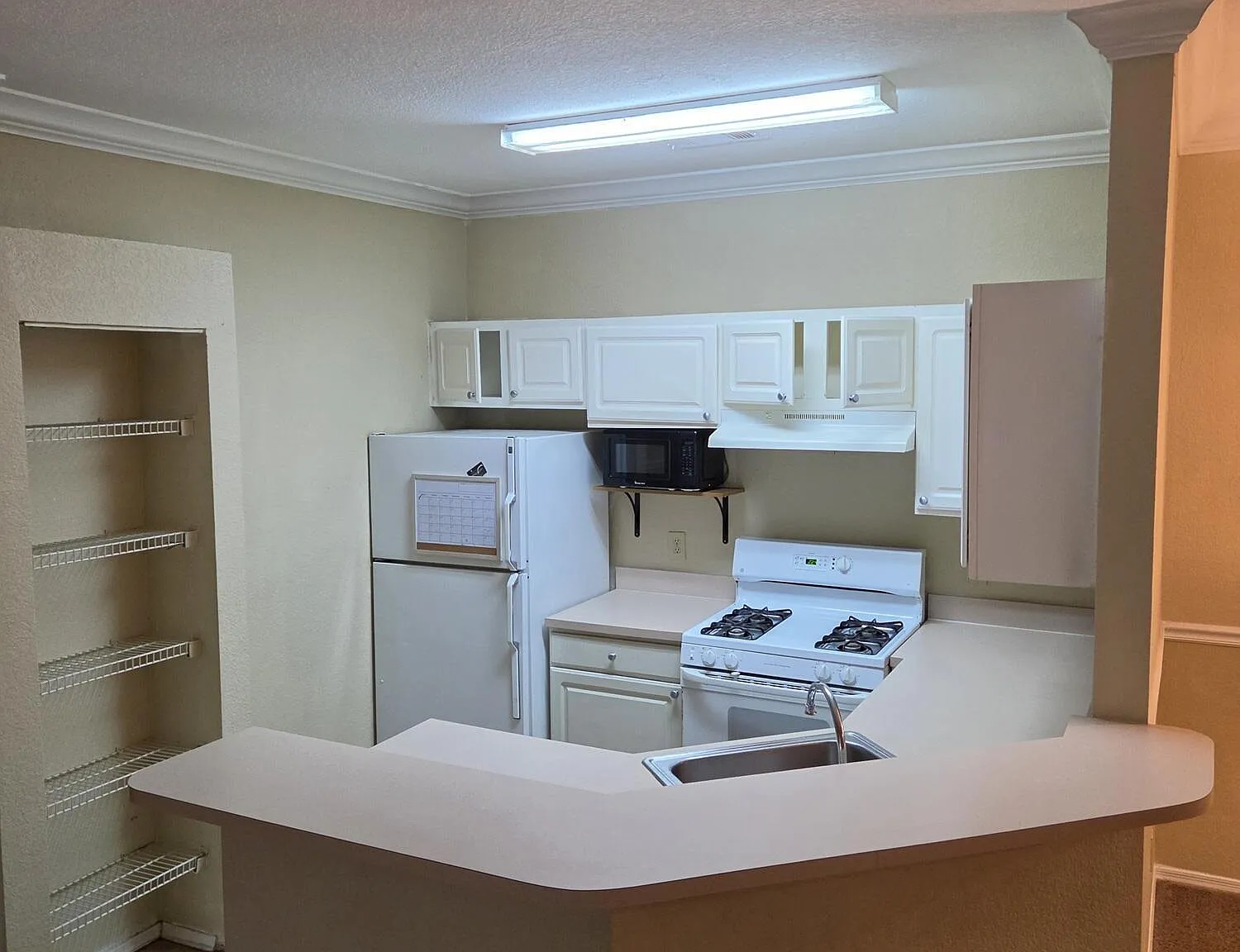 13810 Sutton Park Dr — Photo 3