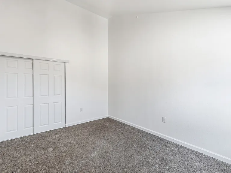 Oakbrook Apartments — Photo 27
