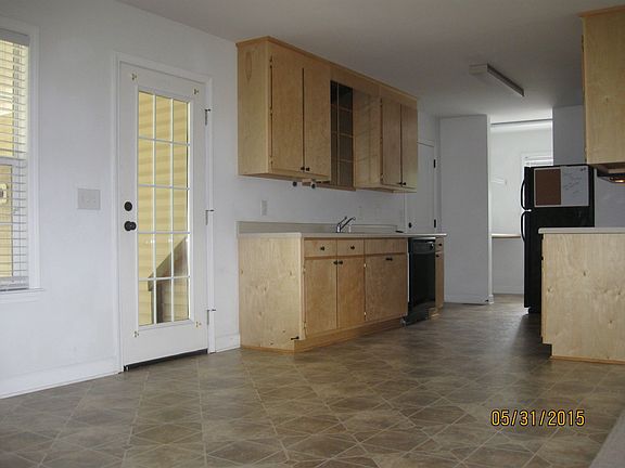 3rd image of 135 Pennsauken Ct