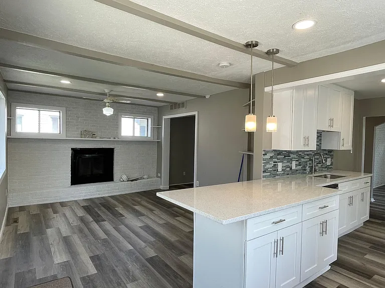 3625 Prairie Ave — Photo 3