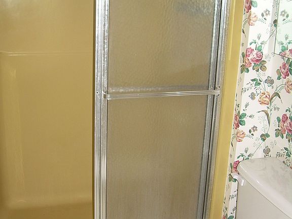 2nd image of 117 Talbot St