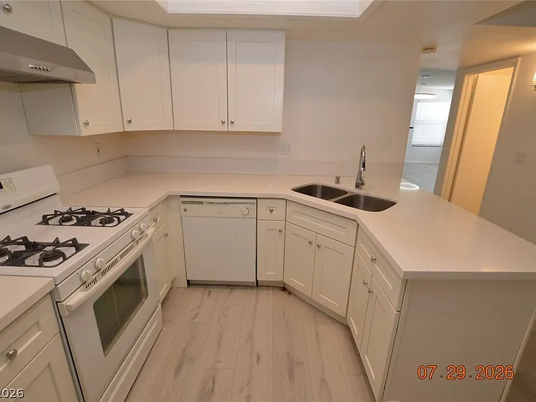 2836 Swallow Point Cir — Photo 7