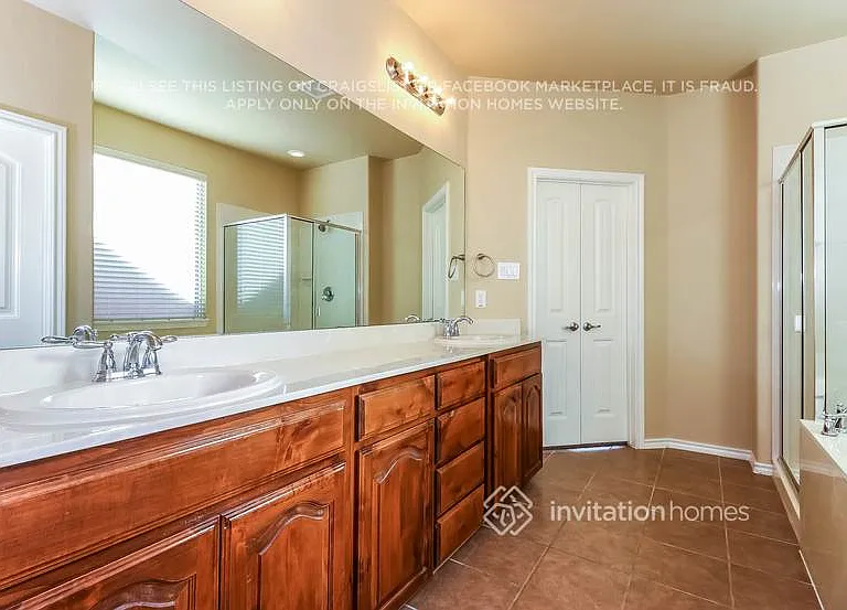2245 Whitney Dr — Photo 12