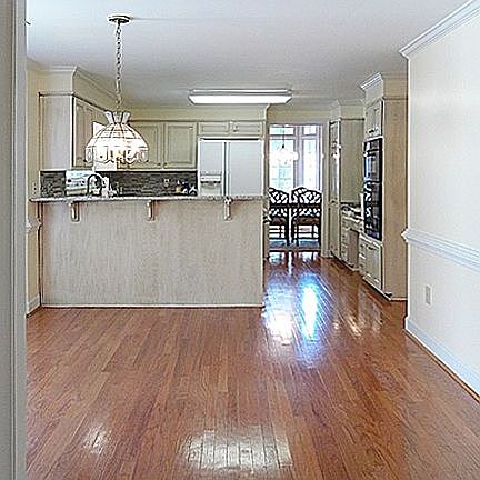 Large eat-in kitchen