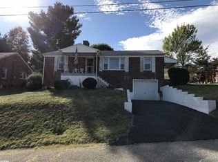 346 Linden Dr, Staunton, VA 24401