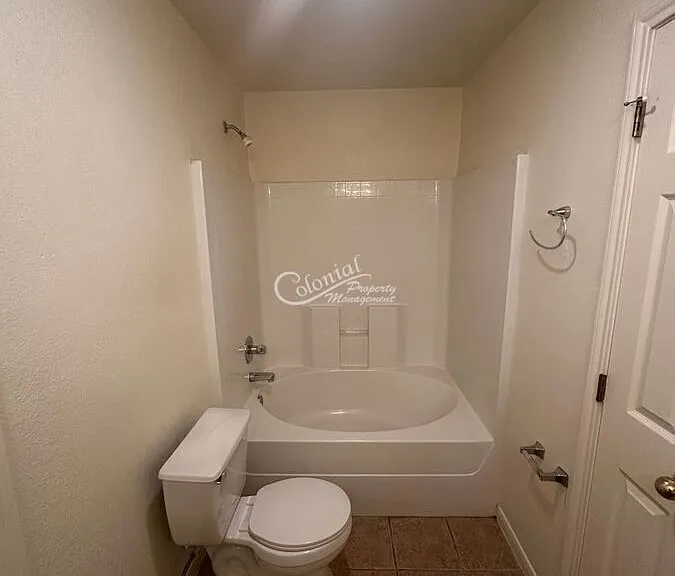 3204 Baldwin Loop #B — Photo 7