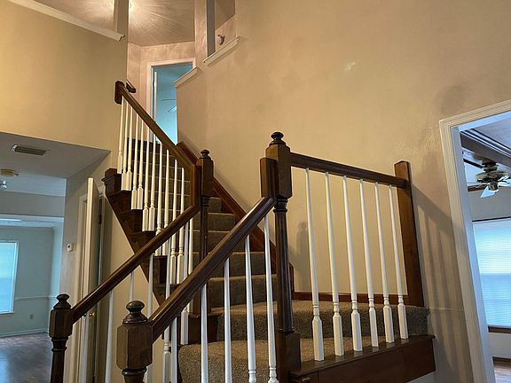 5th image of 1800 Chestwood Dr
