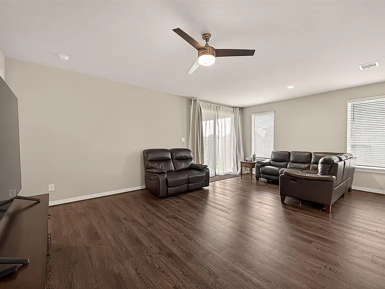 28419 Hazel Trl — Photo 9