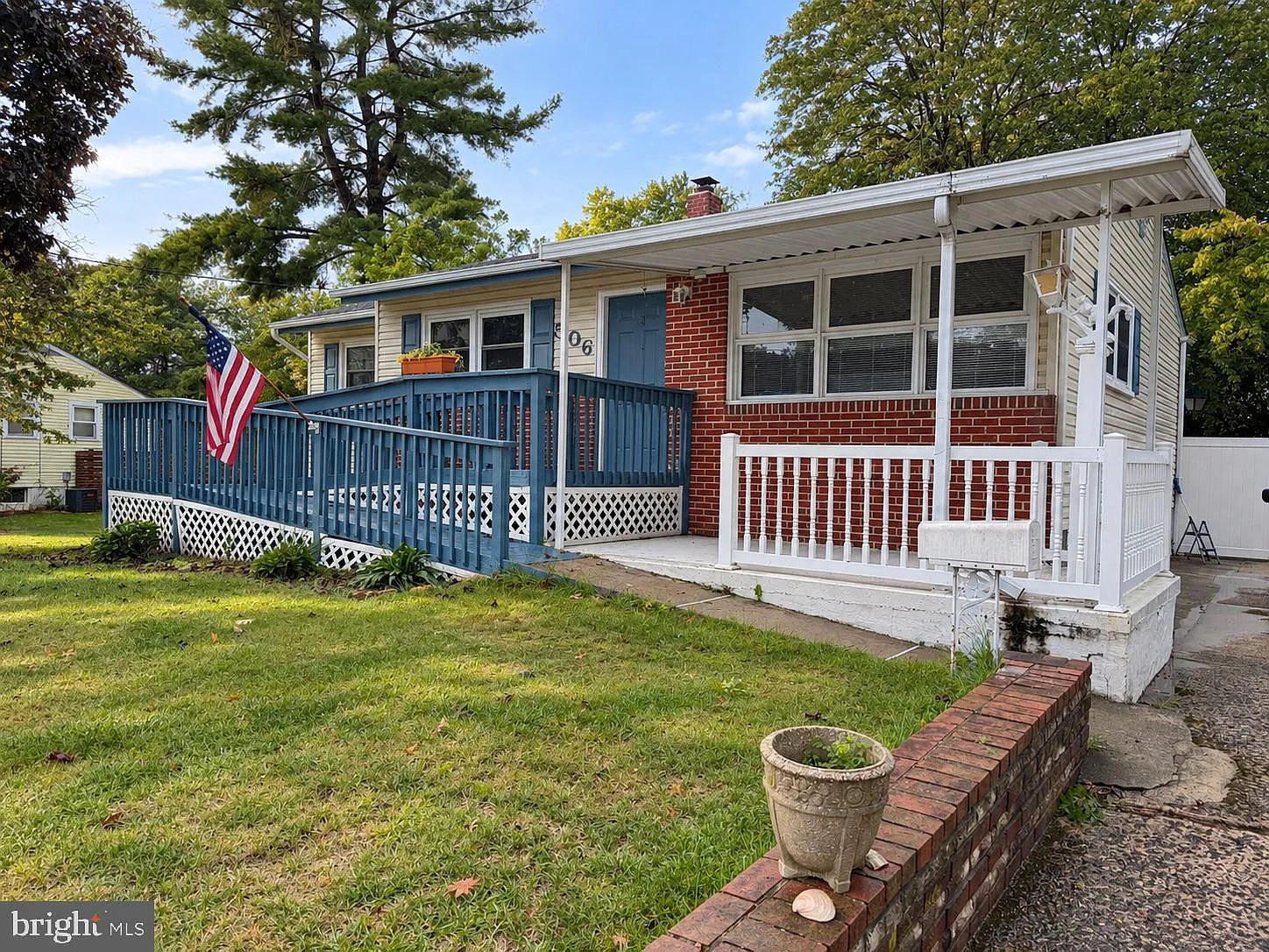 3 bed, 2.0 bath, 1076 sqft, $2,750 — Photo 1