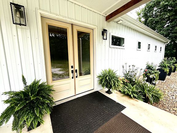 3rd image of 105 McKinney Rd