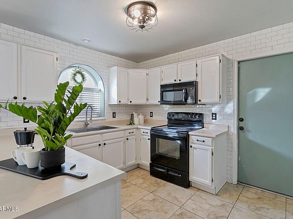 3rd image of 7597 W KERRY Lane