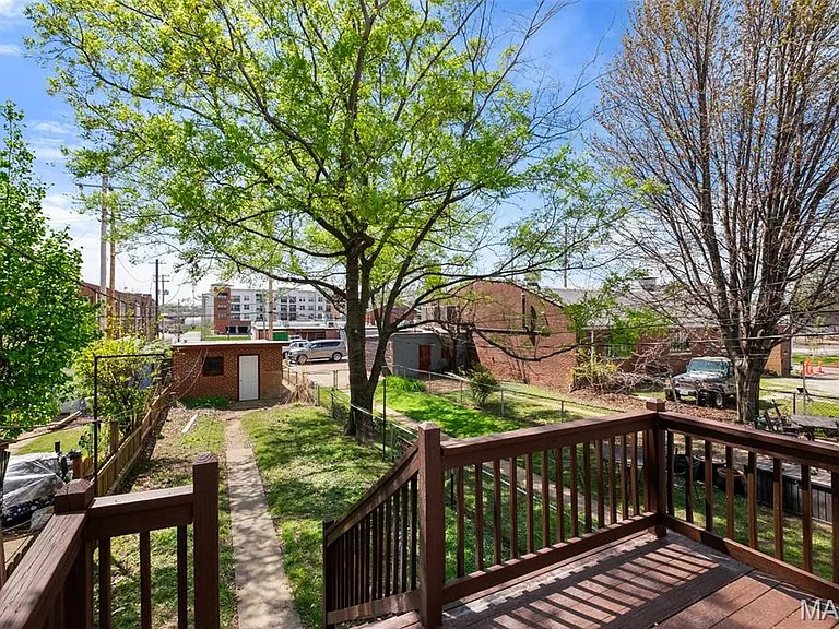 4936 Shaw Ave — Photo 10