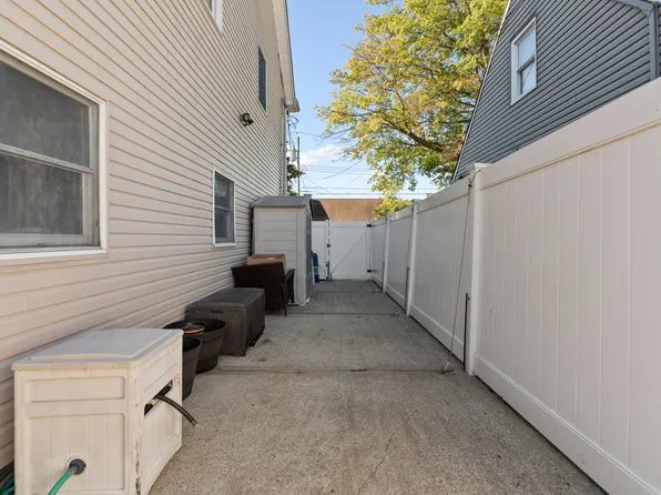 139 Winchester Avenue image 21 of 32