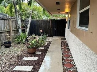 620 SW 7th Ave, Hallandale Beach, FL 33009