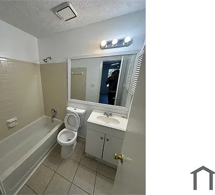 437 Saint Ives Sq — Photo 13