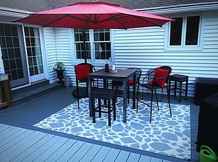 40 Rankin Ave, East Longmeadow, MA 01028
